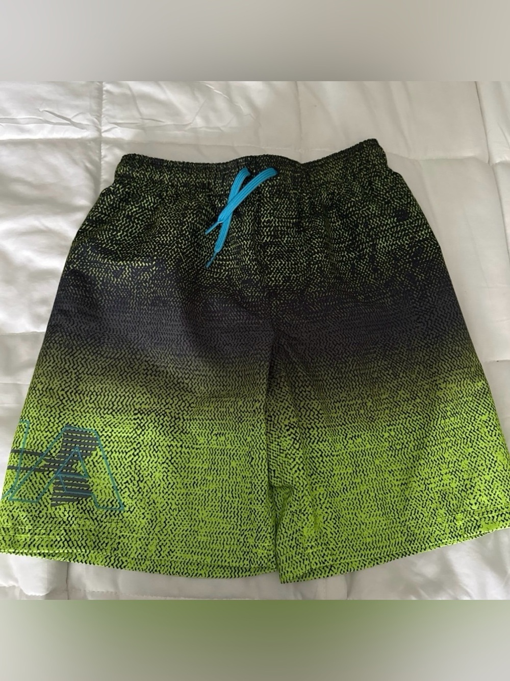 Under Armour Boys Black & Green Swim Shorts Size L